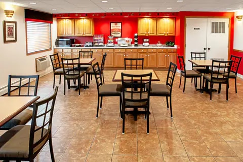 Spacious breakfast area | Econo Lodge, Menominee MI Hotels