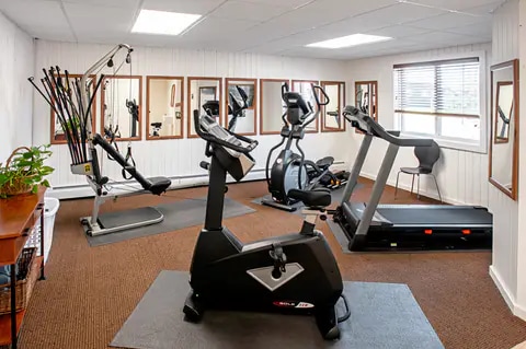 Fitness center | Econo Lodge, Menominee MI Hotels