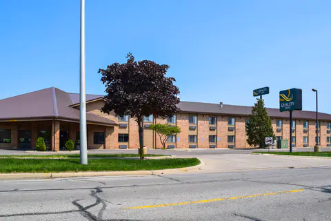 Hotel exterior | Quality Inn, Dundee MI Hotels
