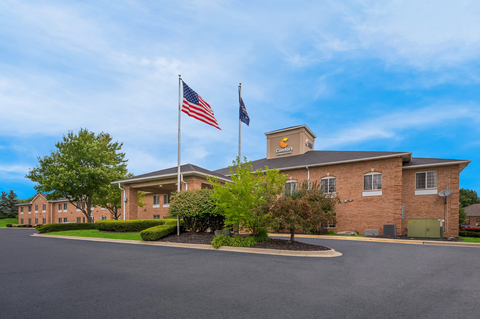 Hotel exterior | Comfort Inn, Fenton MI Hotels
