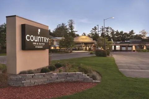Exterior | Country, Traverse-city MI Hotels