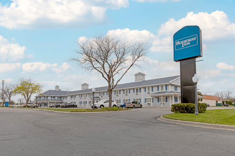 Hotel exterior | Rodeway Inn, Grandville MI Hotels