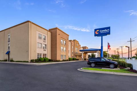 Hotel exterior | Comfort Inn, Allen Park MI Hotels