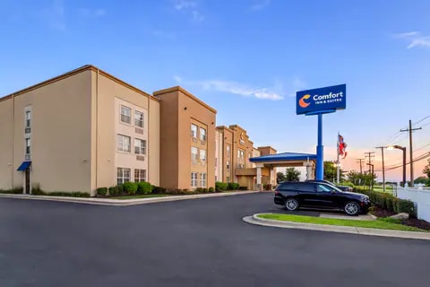 Hotel exterior | Comfort Inn, Allen Park MI Hotels