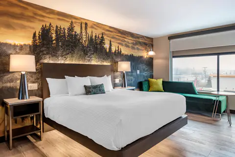 Guest room with king bed(s) | Cambria, Shelby-township MI Hotels