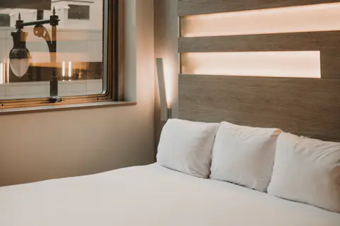 Guest room with king bed(s) | Ascend Hotel Collection, Grand-rapids MI Hotels