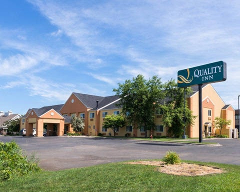 Quality Inn hotel in Lakeville, MN