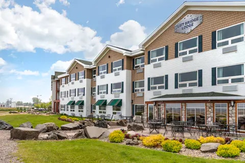 Hotel exterior | Ascend Hotel Collection, Duluth MN Hotels