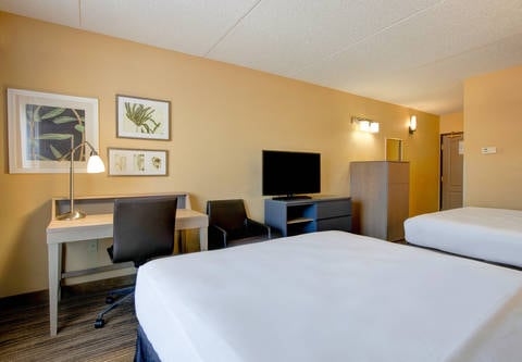 Guest room with queen bed(s) | Comfort Inn, Vadnais-heights MN Hotels
