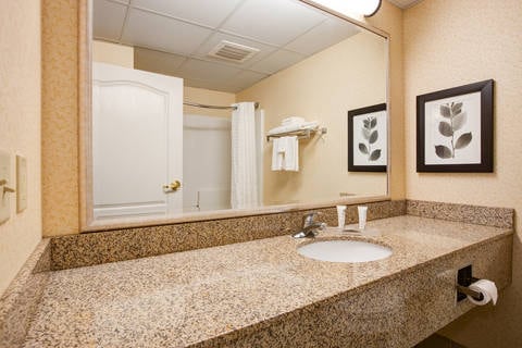 Bathroom | Comfort Inn, Vadnais-heights MN Hotels