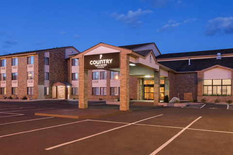 Hotel Exterior | Country, Coon-rapids MN Hotels
