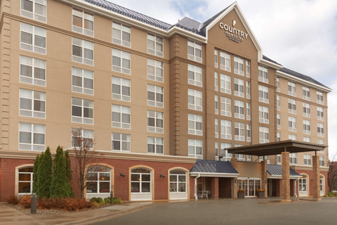 Hotel Exterior | Country, Bloomington MN Hotels