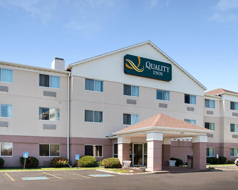 Quality Inn hotel in Brooklyn Center, MN