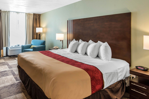 Guest room | Econo Lodge, Oak-grove MO Hotels
