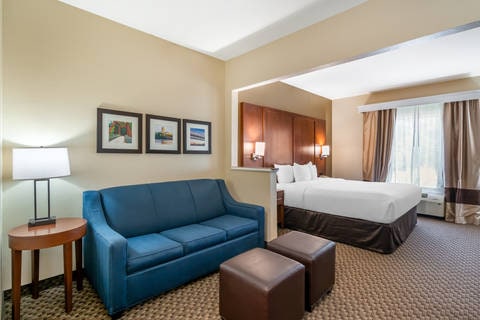 King suite | Comfort Suites, Jefferson-city MO Hotels