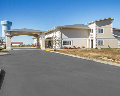 Hotel near area university