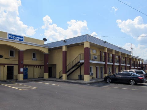 Hotel exterior | Rodeway Inn, Kansas-city MO Hotels