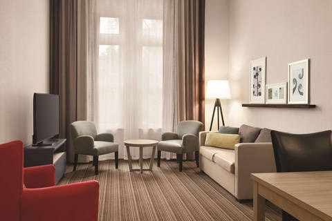 Extended Stay Suites/Specialty Rooms-King Bed With Amenities | Country, Saint-charles MO Hotels