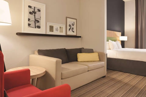 Studio Suites/Specialty Rooms-King Bed | Country, Saint-charles MO Hotels