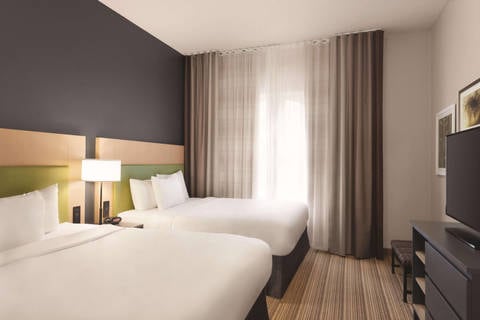 1 Bedroom Suites/Specialty Rooms-2 Queen Beds | Country, Saint-charles MO Hotels