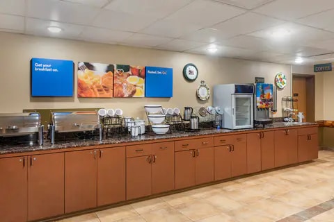 Breakfast area | Comfort Inn, Branson MO Hotels