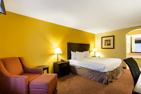 Guest room | Quality Inn, Indianola MS Hotels
