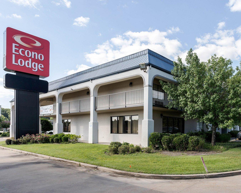 Econo Lodge hotel in Grenada, MS
