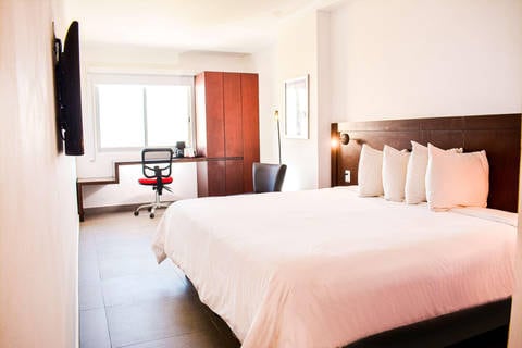 King Bed | Park Inn, Mazatlan SIN Hotels