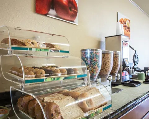 Desayuno gratis| Hotel Quality Inn &amp; Suites en Monroe, NC