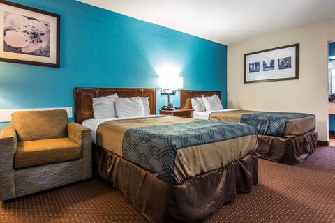 Guest room with two beds | Econo Lodge, Elizabeth-city NC Hotels