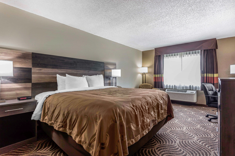 Guest room with king bed(s) | Quality Inn, Salisbury NC Hotels