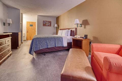 Guest room | Econo Lodge, Raleigh NC Hotels