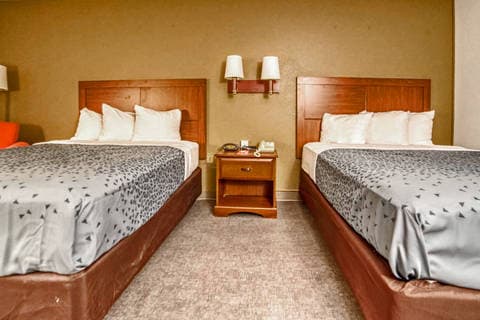Guest room | Econo Lodge, Raleigh NC Hotels