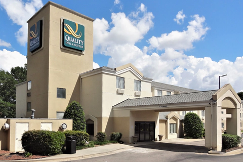 Hotel entrance | Quality Inn, Raleigh NC Hotels