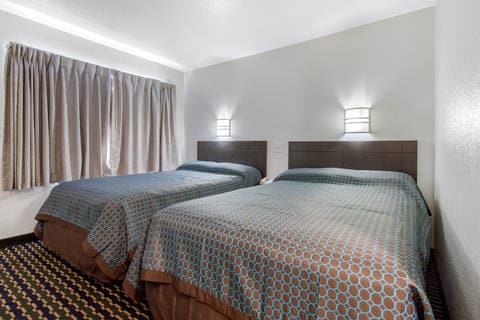 Well-equipped guest room | Rodeway Inn, Winston-salem NC Hotels