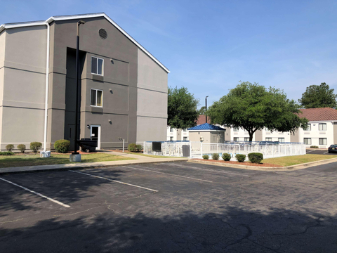 Hotel Exterior | Country, Fayetteville NC Hotels