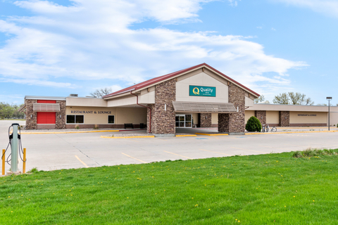 Hotel exterior | Quality Inn, Columbus NE Hotels