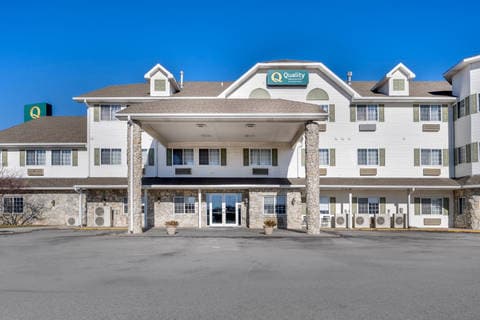 Hotel exterior | Quality Inn, Lincoln NE Hotels