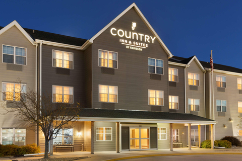 Hotel Exterior | Country, Kearney NE Hotels