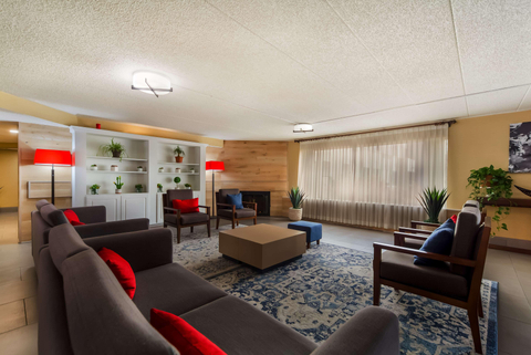 Lobby/Interior | Country, Lincoln NE Hotels