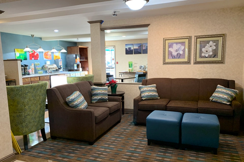 Spacious lobby with sitting area | Quality Inn, Manchester-township NJ Hotels