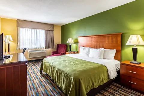 Guest room with king bed(s) | Quality Inn, Los-lunas NM Hotels