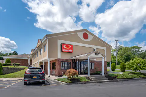 Hotel exterior | Econo Lodge, Dewitt NY Hotels