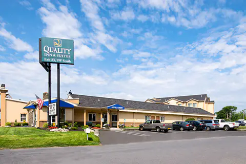 Hotel exterior | Quality Inn, Glenmont NY Hotels