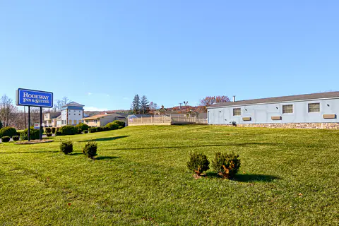 Hotel exterior | Rodeway Inn, Ithaca NY Hotels