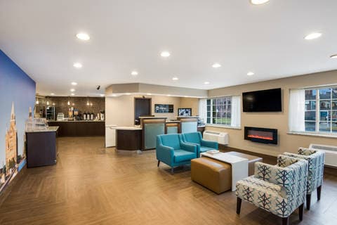 Lobby | Clarion, Syracuse NY Hotels