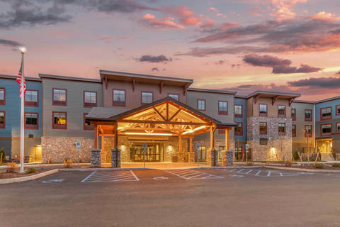 Twilight | Cambria, Lake-placid NY Hotels
