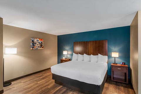 King suite | Ascend Hotel Collection, Saratoga-springs NY Hotels