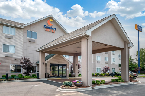 Hotel exterior | Comfort Suites, Columbus OH Hotels