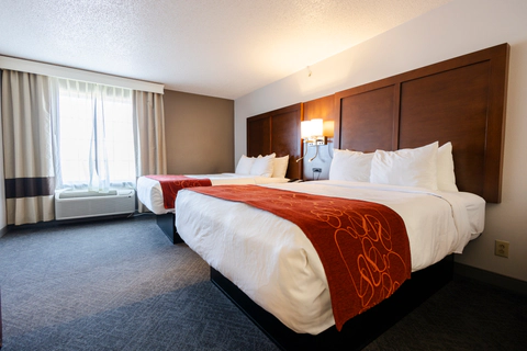 Guest room with double bed(s) | Comfort Suites, Springfield OH Hotels
